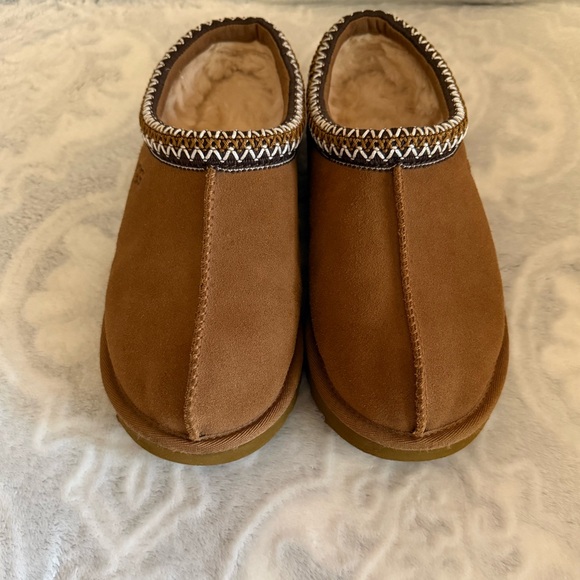 UGGs - Picture 3 of 9